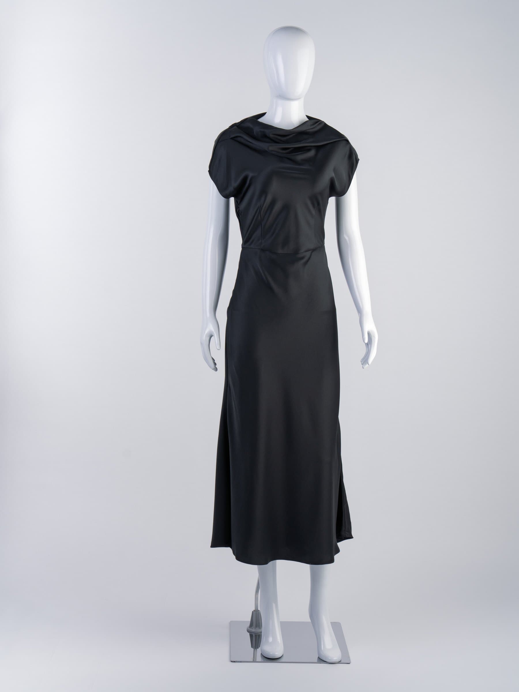 Dresses / Occasionwear — on the dress form